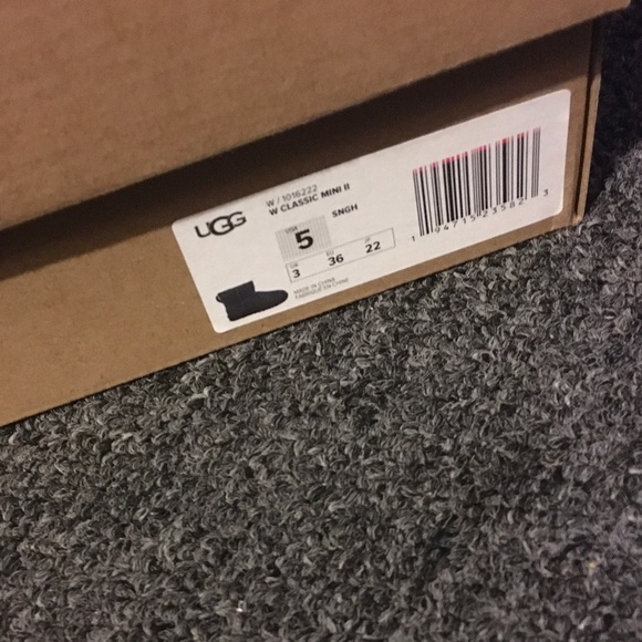 New Ugg classic mini II boot - Picture 8 of 9